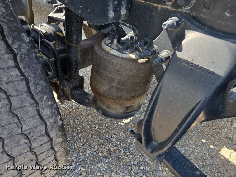 image for item FB9386 2018 Freightliner Cascadia125 semi truck