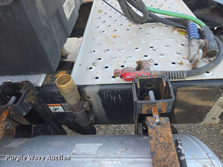 image for item FB9387 2018 Freightliner Cascadia 125 semi truck