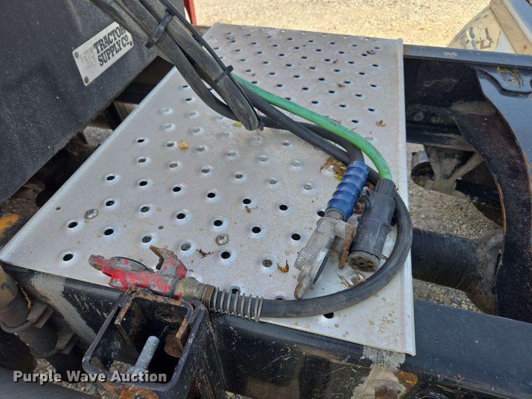 image for item FB9387 2018 Freightliner Cascadia 125 semi truck