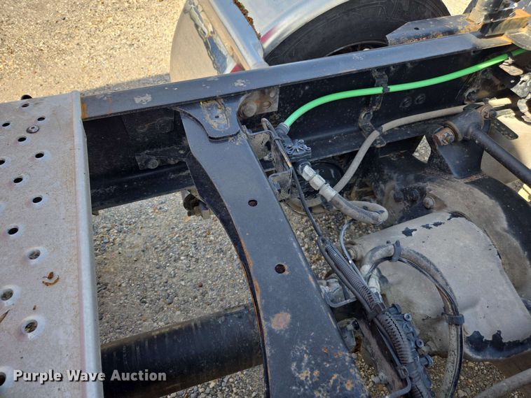 image for item FB9387 2018 Freightliner Cascadia 125 semi truck