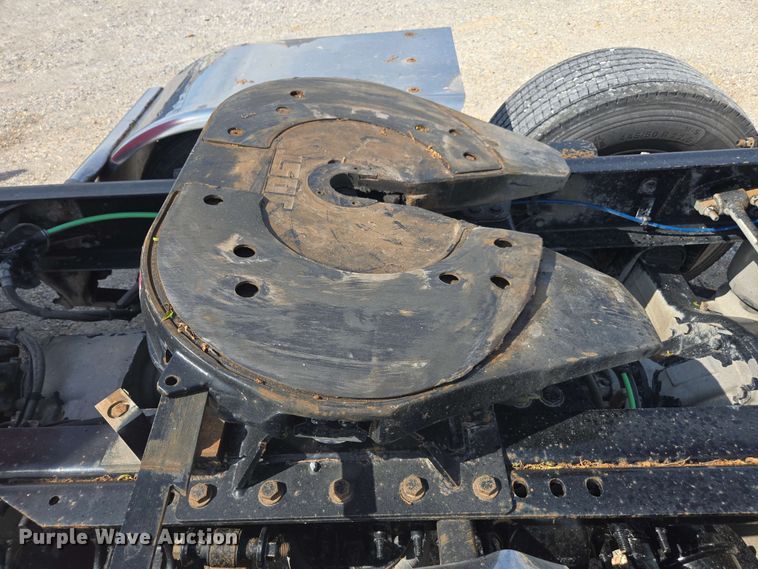 image for item FB9387 2018 Freightliner Cascadia 125 semi truck