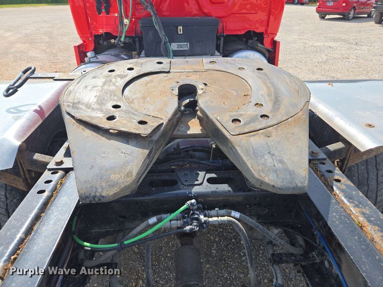 image for item FB9387 2018 Freightliner Cascadia 125 semi truck