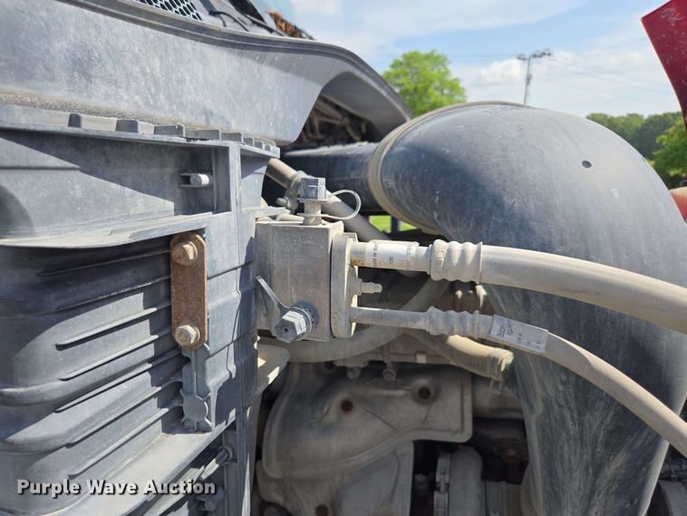 image for item FB9387 2018 Freightliner Cascadia 125 semi truck