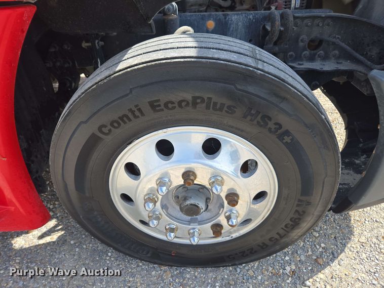 image for item FB9387 2018 Freightliner Cascadia 125 semi truck