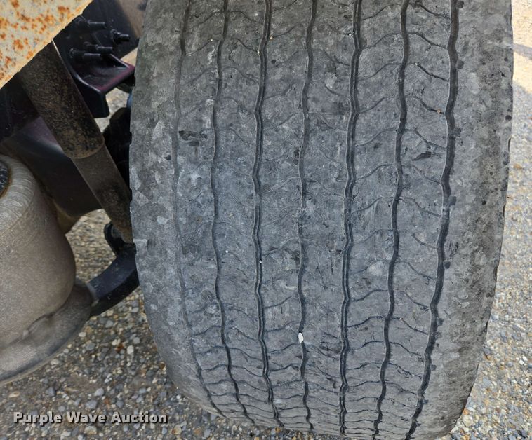 image for item FB9387 2018 Freightliner Cascadia 125 semi truck