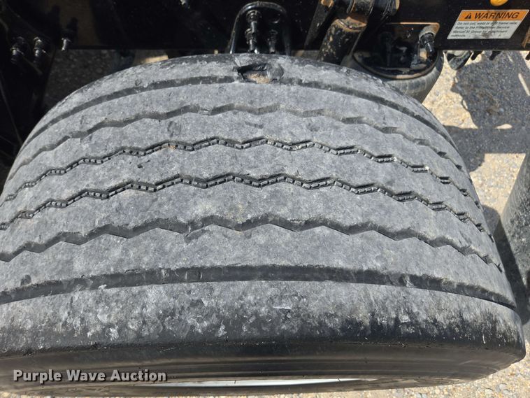 image for item FB9387 2018 Freightliner Cascadia 125 semi truck