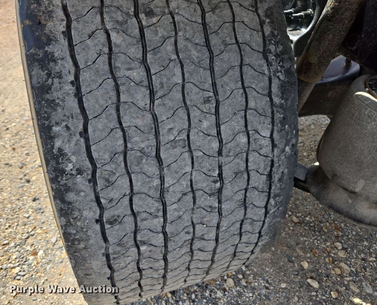 image for item FB9387 2018 Freightliner Cascadia 125 semi truck