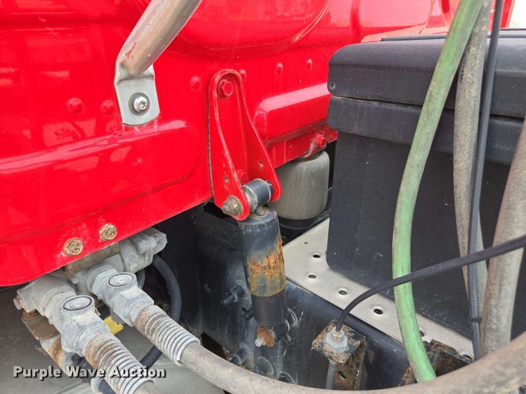 image for item FB9388 2018 Freightliner Cascadia125 semi truck