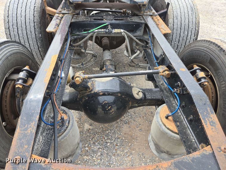 image for item FB9388 2018 Freightliner Cascadia125 semi truck