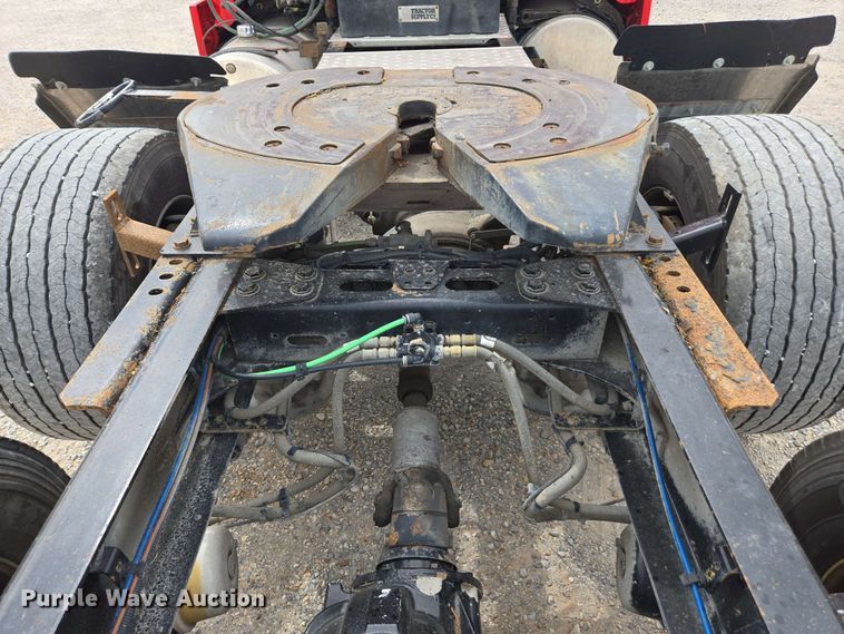 image for item FB9388 2018 Freightliner Cascadia125 semi truck