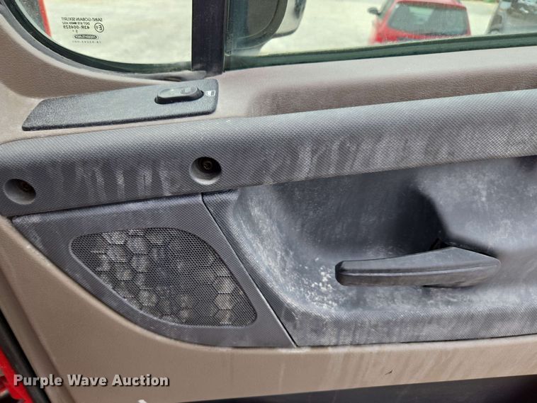 image for item FB9388 2018 Freightliner Cascadia125 semi truck