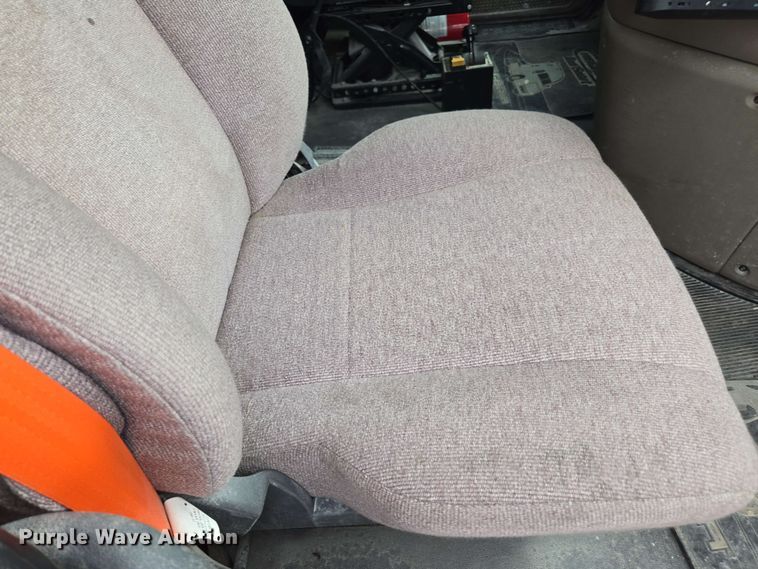 image for item FB9388 2018 Freightliner Cascadia125 semi truck