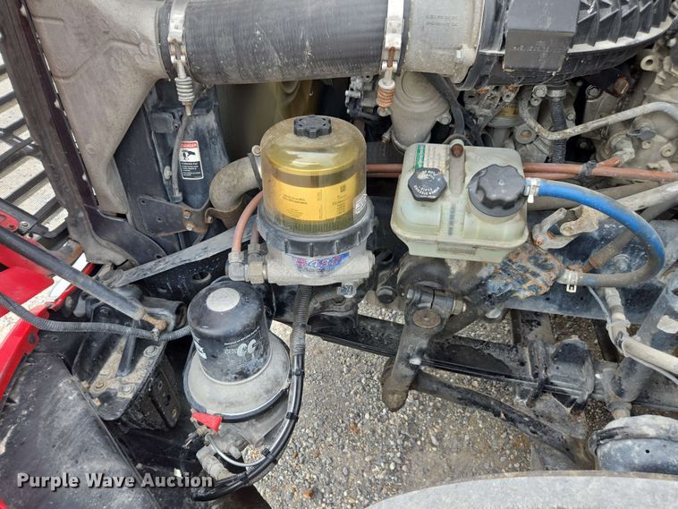 image for item FB9388 2018 Freightliner Cascadia125 semi truck