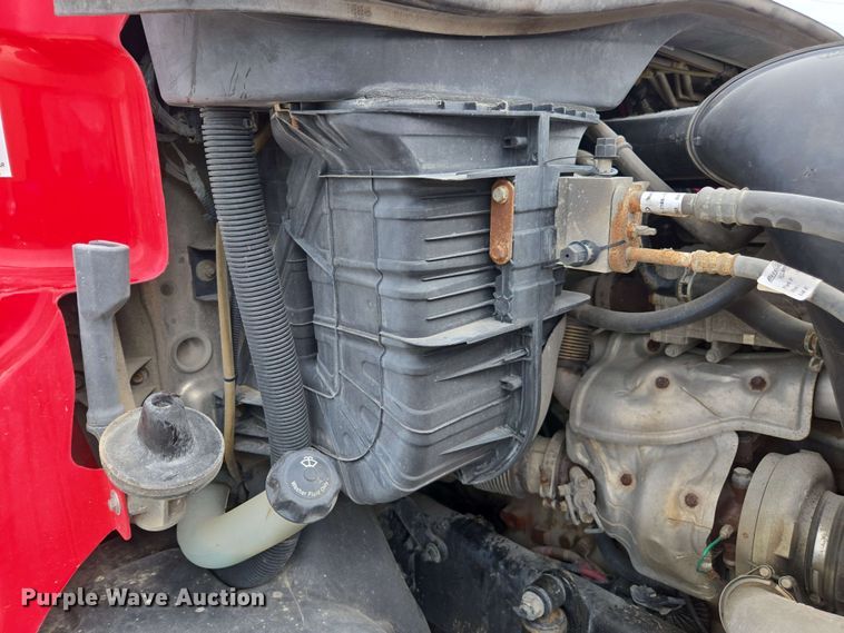 image for item FB9388 2018 Freightliner Cascadia125 semi truck