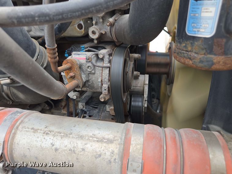 image for item FB9388 2018 Freightliner Cascadia125 semi truck