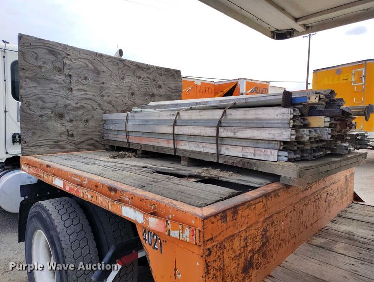 image for item IP9550 1971 Shop built drop deck trailer