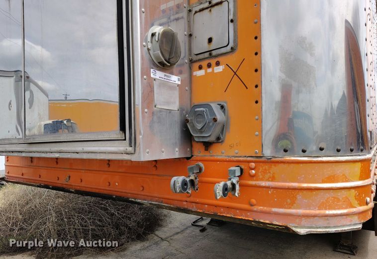 image for item IP9557 1997 Featherlite dry van trailer