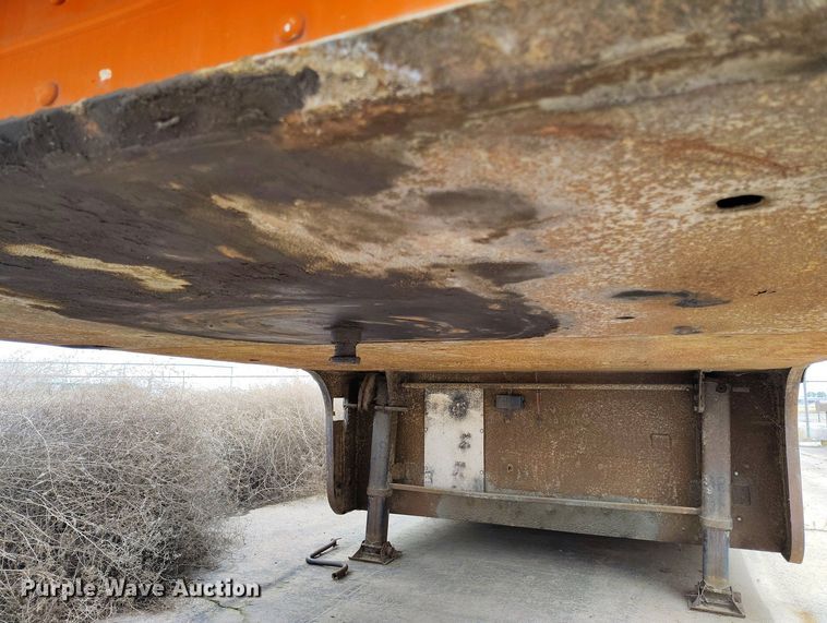 image for item IP9557 1997 Featherlite dry van trailer