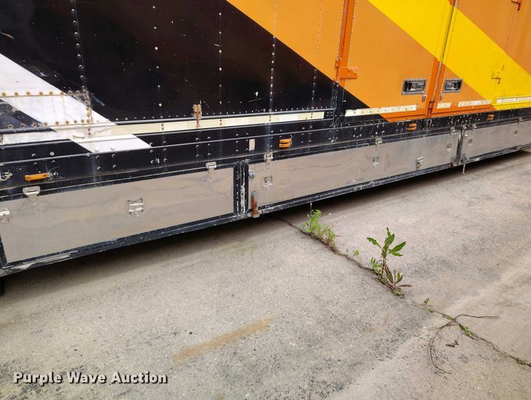 image for item IP9557 1997 Featherlite dry van trailer