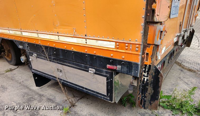 image for item IP9557 1997 Featherlite dry van trailer