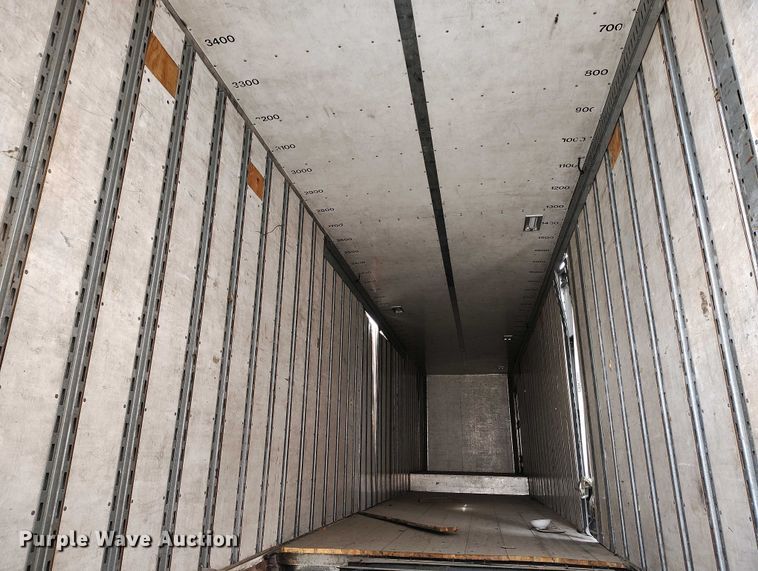 image for item IP9557 1997 Featherlite dry van trailer