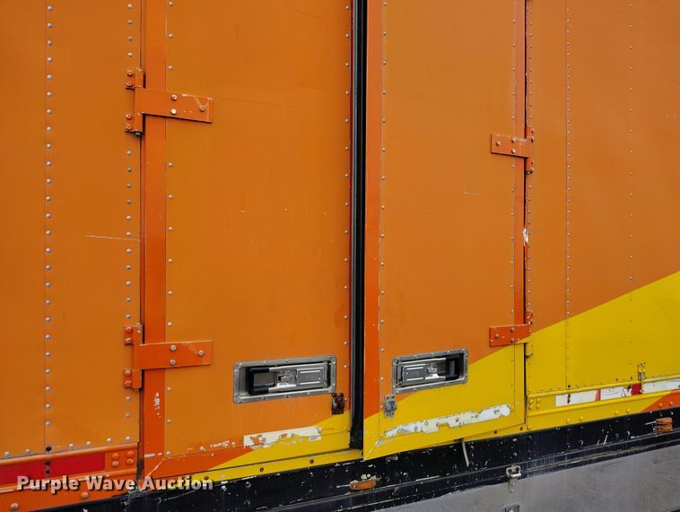 image for item IP9557 1997 Featherlite dry van trailer