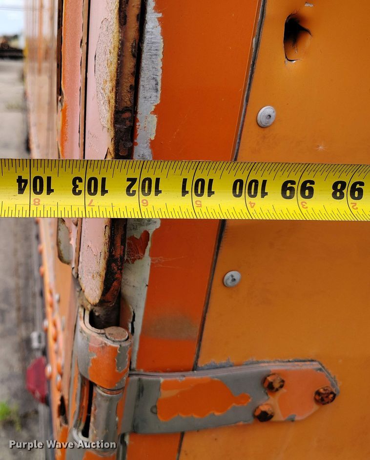 image for item IP9557 1997 Featherlite dry van trailer