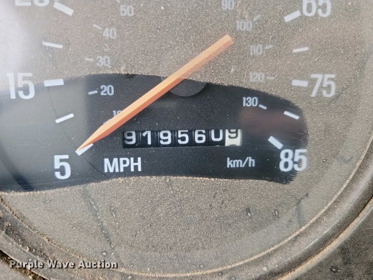 image for item NV9810 1998 Ford AT9522 semi truck