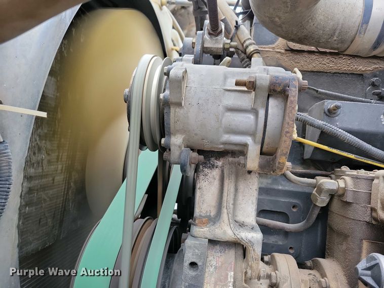 image for item NV9810 1998 Ford AT9522 semi truck