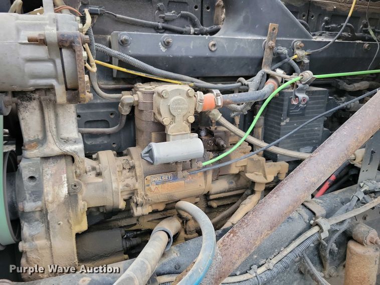 image for item NV9810 1998 Ford AT9522 semi truck