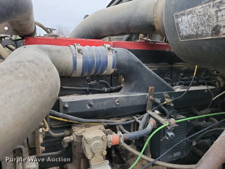 image for item NV9810 1998 Ford AT9522 semi truck