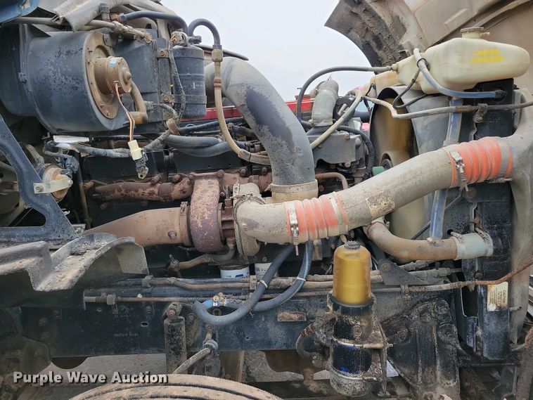 image for item NV9810 1998 Ford AT9522 semi truck