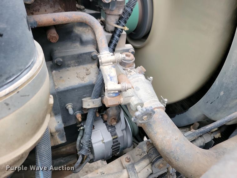 image for item NV9810 1998 Ford AT9522 semi truck