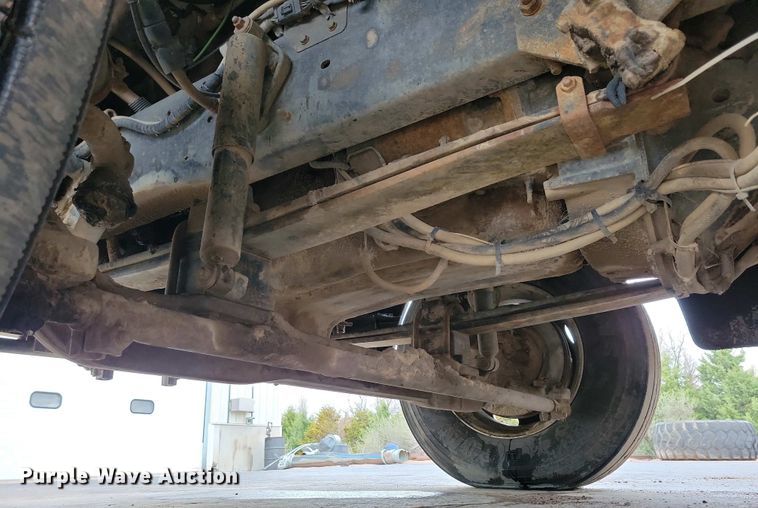 image for item NV9810 1998 Ford AT9522 semi truck