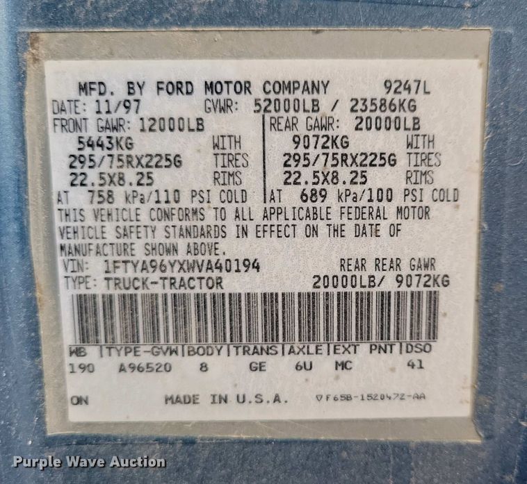 image for item NV9810 1998 Ford AT9522 semi truck