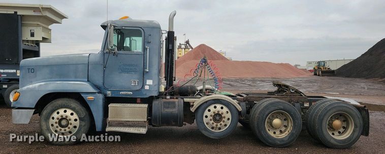 image for item NV9811 2003 Freightliner FLD semi truck