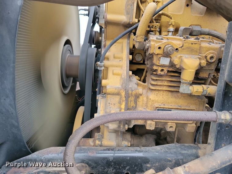 image for item NV9811 2003 Freightliner FLD semi truck