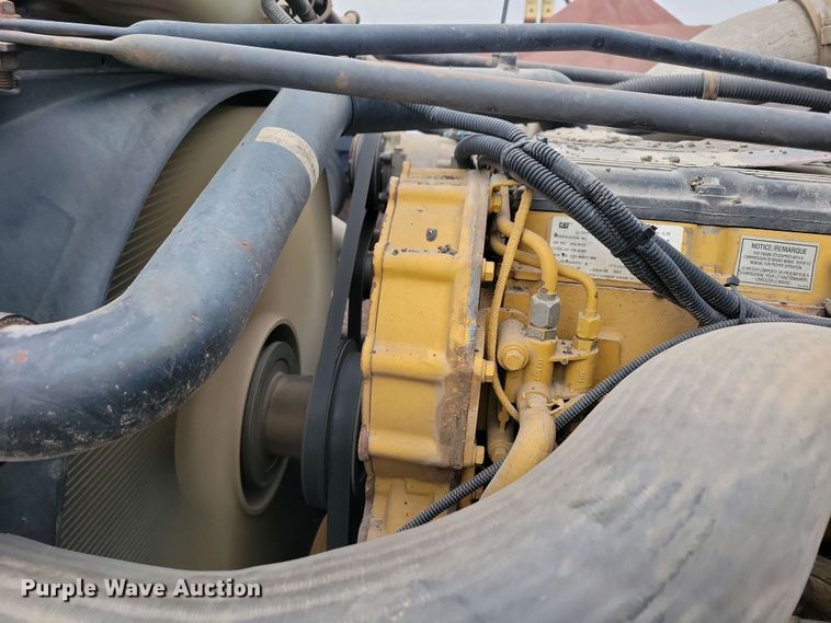 image for item NV9811 2003 Freightliner FLD semi truck