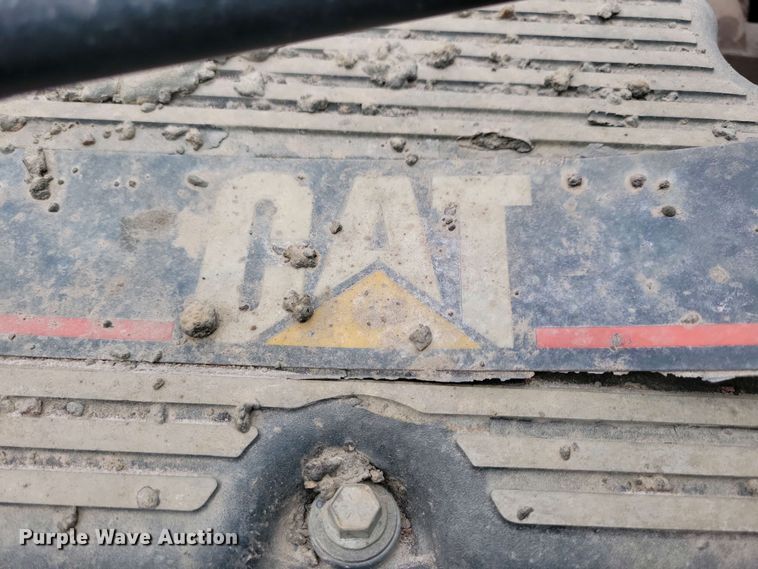 image for item NV9811 2003 Freightliner FLD semi truck