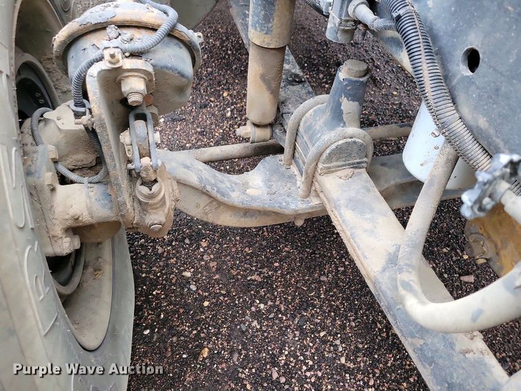 image for item NV9811 2003 Freightliner FLD semi truck