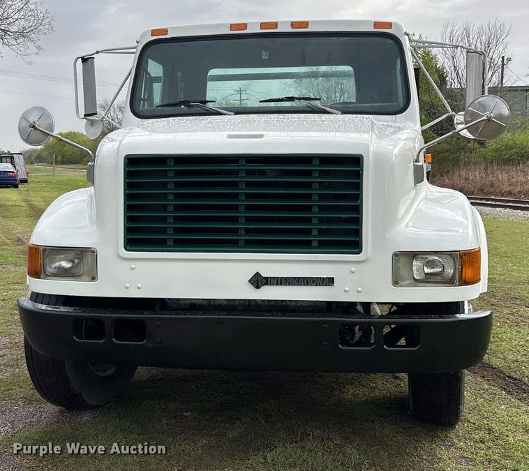 image for item OB9615 1993 International 4700 flatbed truck