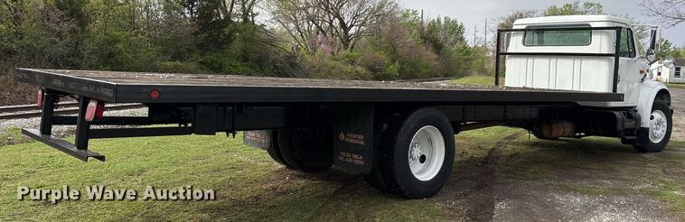 image for item OB9615 1993 International 4700 flatbed truck