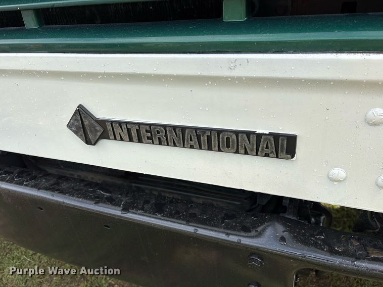 image for item OB9615 1993 International 4700 flatbed truck