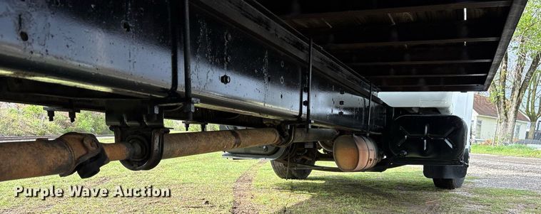 image for item OB9615 1993 International 4700 flatbed truck