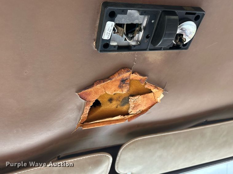 image for item OB9615 1993 International 4700 flatbed truck