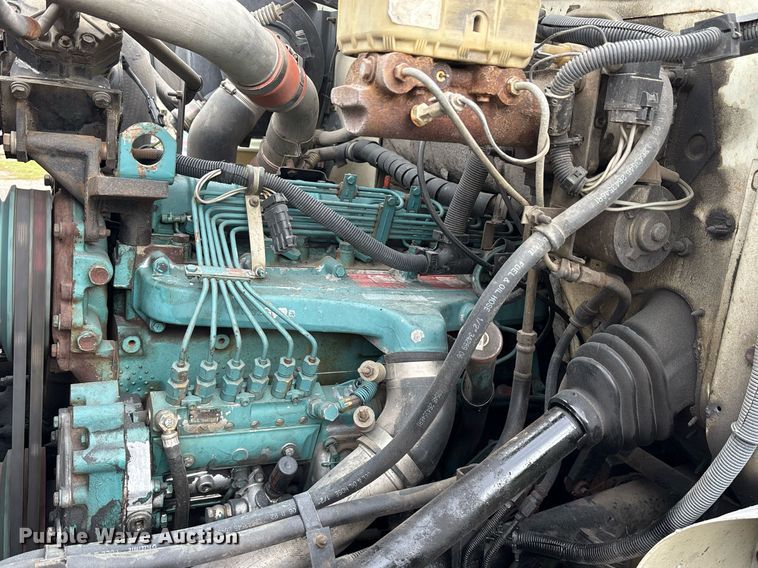 image for item OB9615 1993 International 4700 flatbed truck