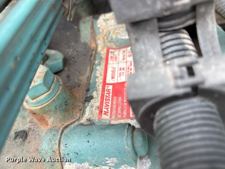 image for item OB9615 1993 International 4700 flatbed truck