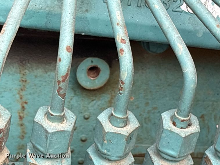 image for item OB9615 1993 International 4700 flatbed truck