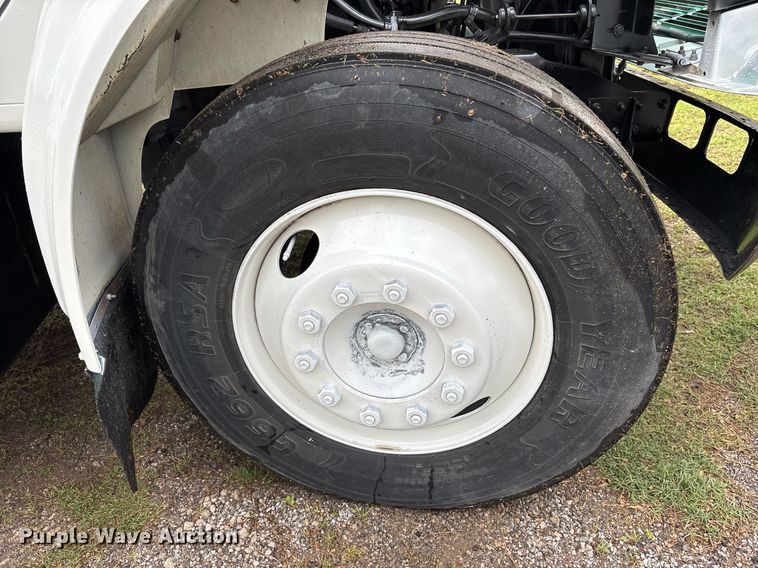 image for item OB9615 1993 International 4700 flatbed truck