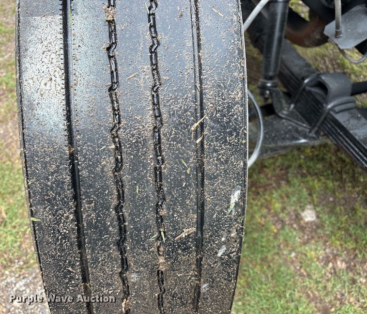 image for item OB9615 1993 International 4700 flatbed truck